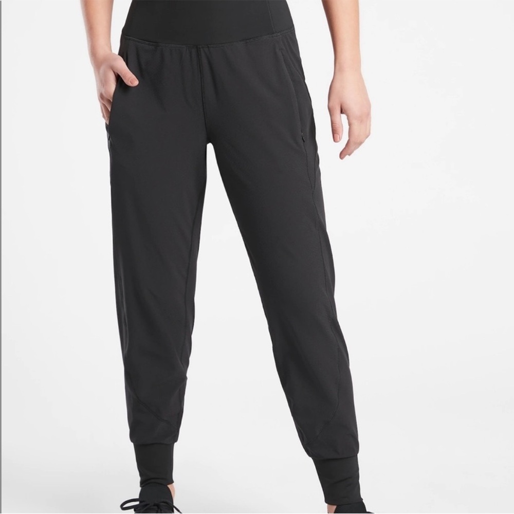 Athleta Distance Jogger Black Medium